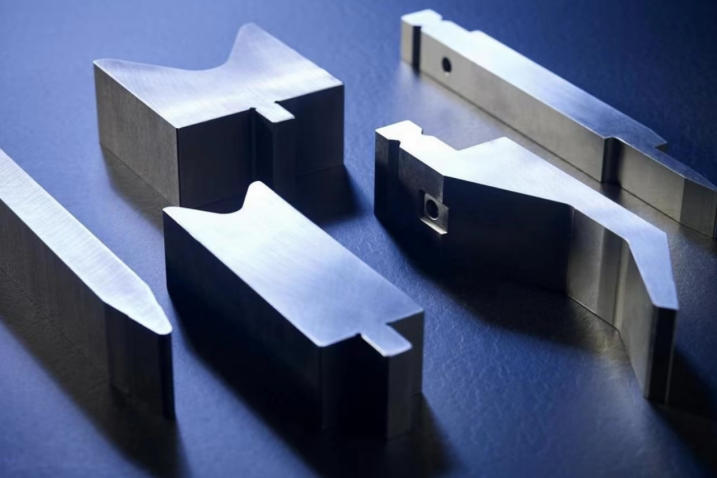 press-brake-tooling_02.jpg